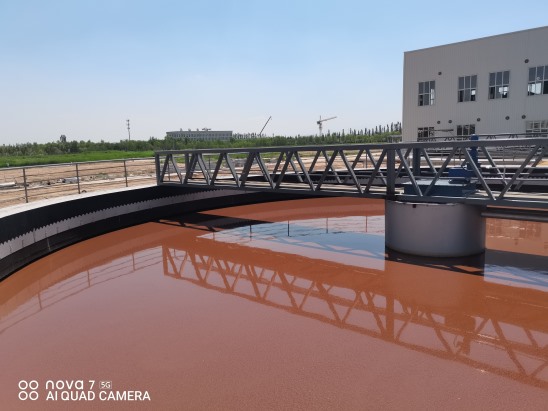 污水刮泥機現(xiàn)場